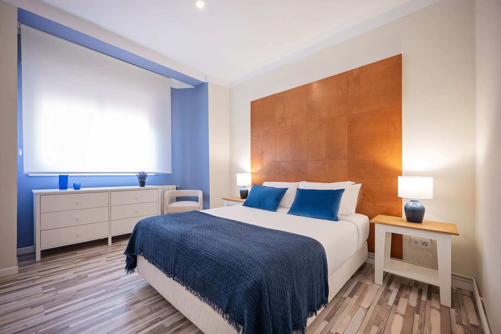 2 slaapkamers, een strijkplank/strijkijzer, gratis wifi, beddengoed