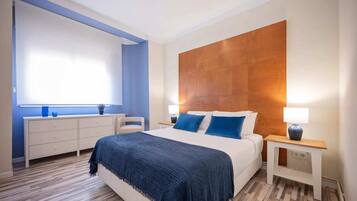 2 slaapkamers, een strijkplank/strijkijzer, gratis wifi, beddengoed