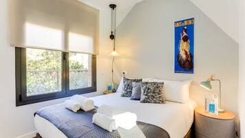 2 bedrooms, iron/ironing board, WiFi (free), bed sheets