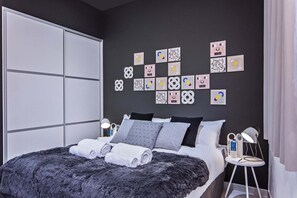 2 dormitorios, escritorio, tabla de planchar con plancha y wifi gratis