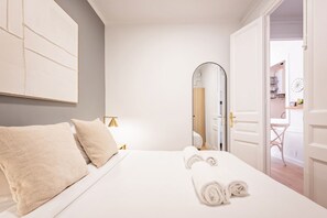 2 slaapkamers, een strijkplank/strijkijzer, gratis wifi, beddengoed