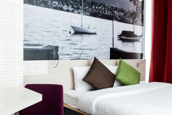 Standard-Doppelzimmer | Schreibtisch, Verdunkelungsvorhänge, schallisolierte Zimmer