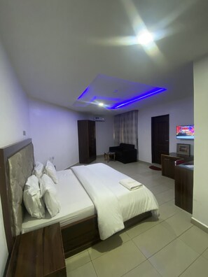 Chambre Standard | Bureau, draps fournis