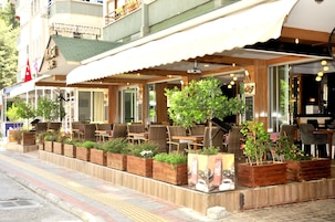 Aile yemek salonu