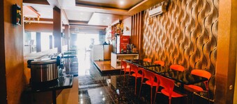 Reddoorz Plus near Makassar Town Square