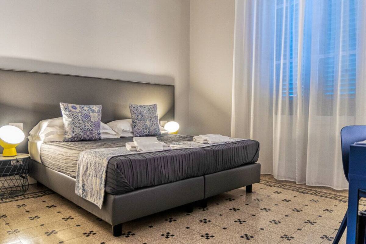 Rom – comfort | Sengetøy av topp kvalitet, minibar, safe på rommet og skrivebord