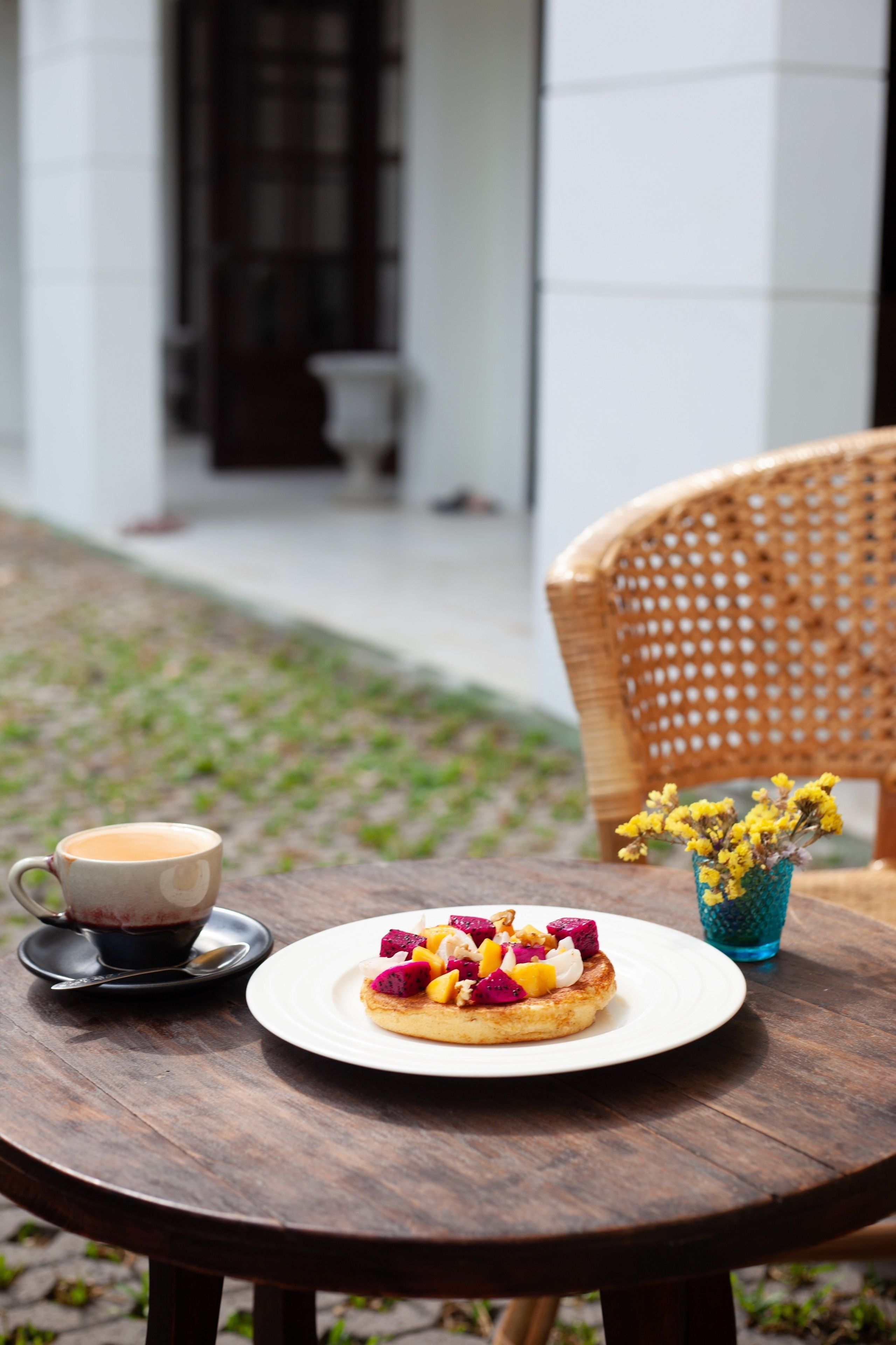 daily continental breakfast (thb 400 per person)