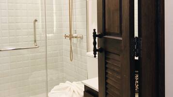 Superior Twin Room | Doccia