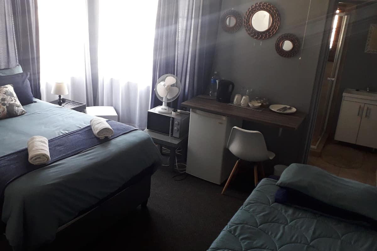 Habitación estándar, 1 habitación | 1 habitación, escritorio, wifi gratis y ropa de cama
