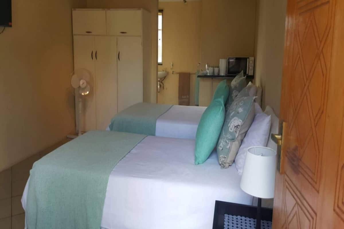 Habitación estándar | 1 habitación, escritorio, wifi gratis y ropa de cama