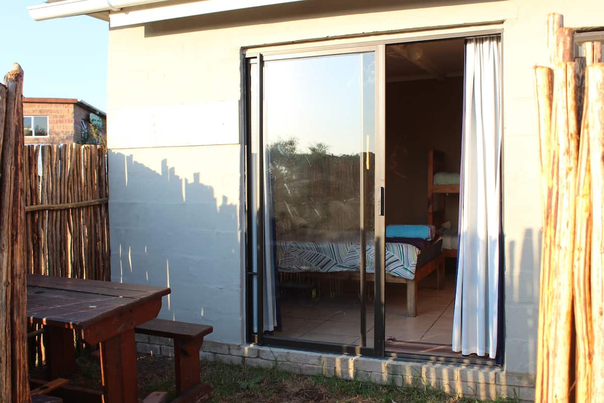 Family En-Suite Room | Coffre-fort, literie fournie