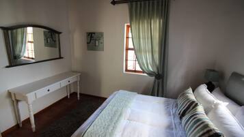 أسرّة قابلة للطي وواي فاي مجانًا وملاءات أسرّة