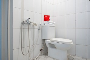 Skrivebord og sengetøy