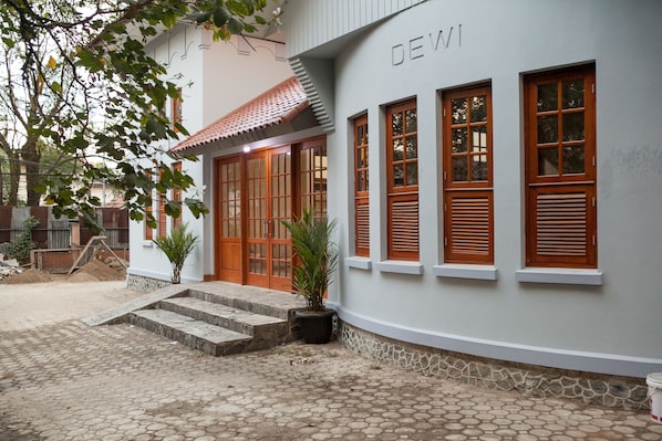 Exterior - RedDoorz Plus near Pasundan University (Bandung)