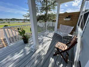 로맨틱 스위트, 침실 2개, 주방, 베이 전망 (Master) | 테라스/파티오