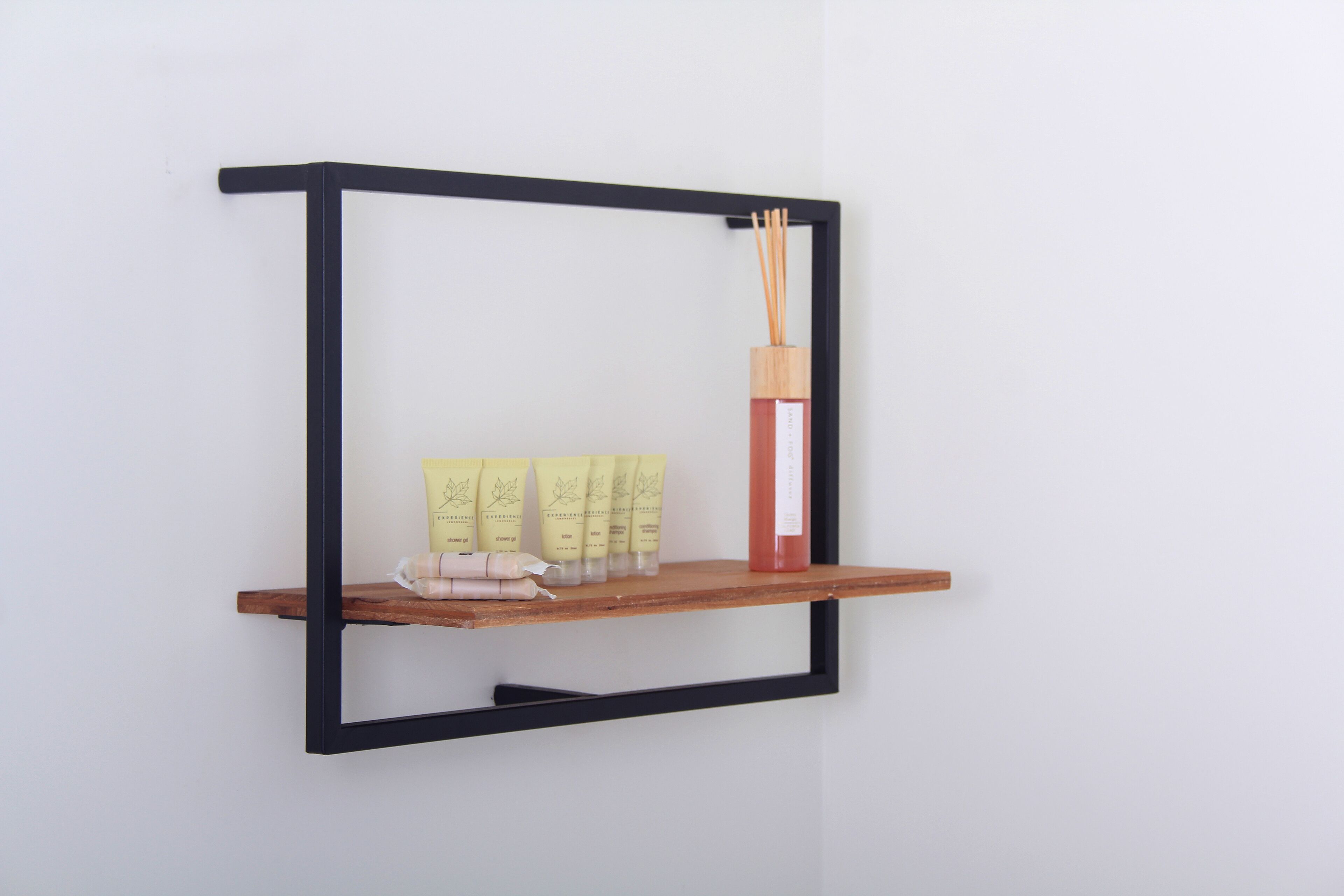 romantic suite, 2 bedrooms, kitchen, bay view (master) | bathroom