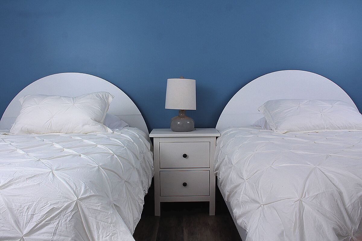 Suite – honeymoon | Senger med Select Comfort-madrass, minibar og lydisolert