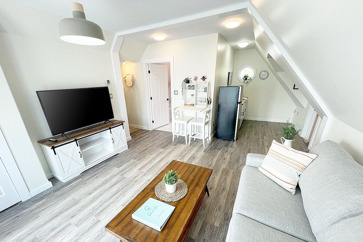 Suite Design | Aire de séjour | Téléviseur connecté