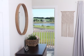 Romantische suite, 2 slaapkamers, keuken, uitzicht op de baai (Master) | Terras