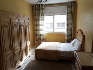 City Apartment, 2 Bedrooms | 2 bedrooms, desk, iron/ironing board, free WiFi - Train station apartment Casa Voyageur (Casablanca)