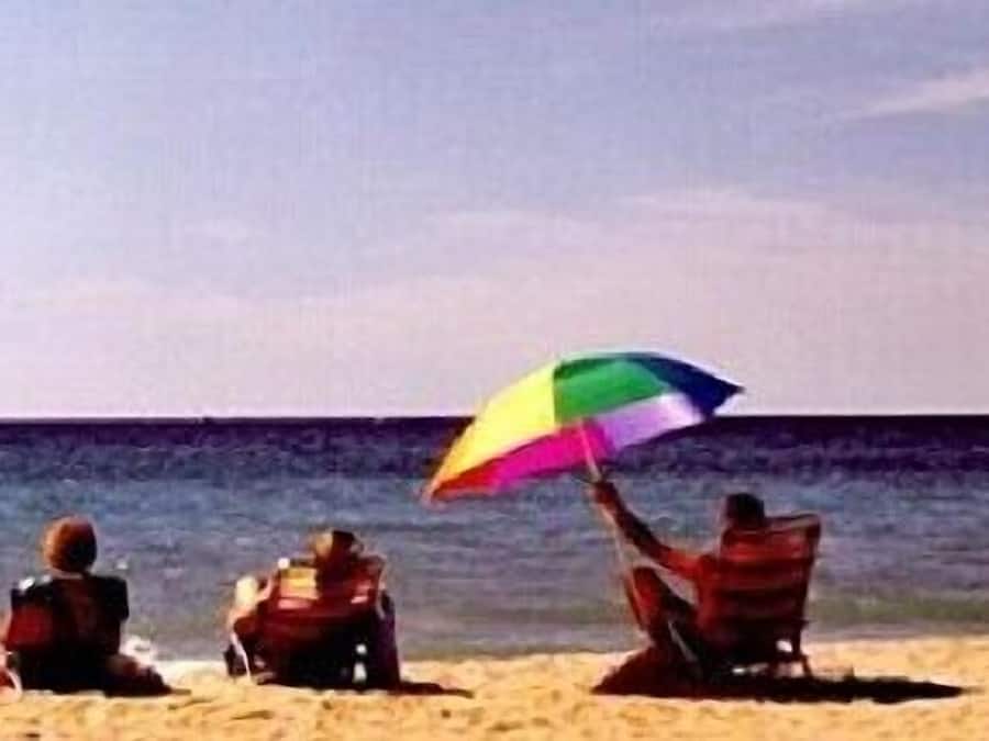 بالقرب من الشاطئ