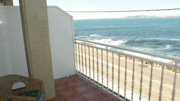 Habitación doble estándar, Terraza, vista al mar | Balcón