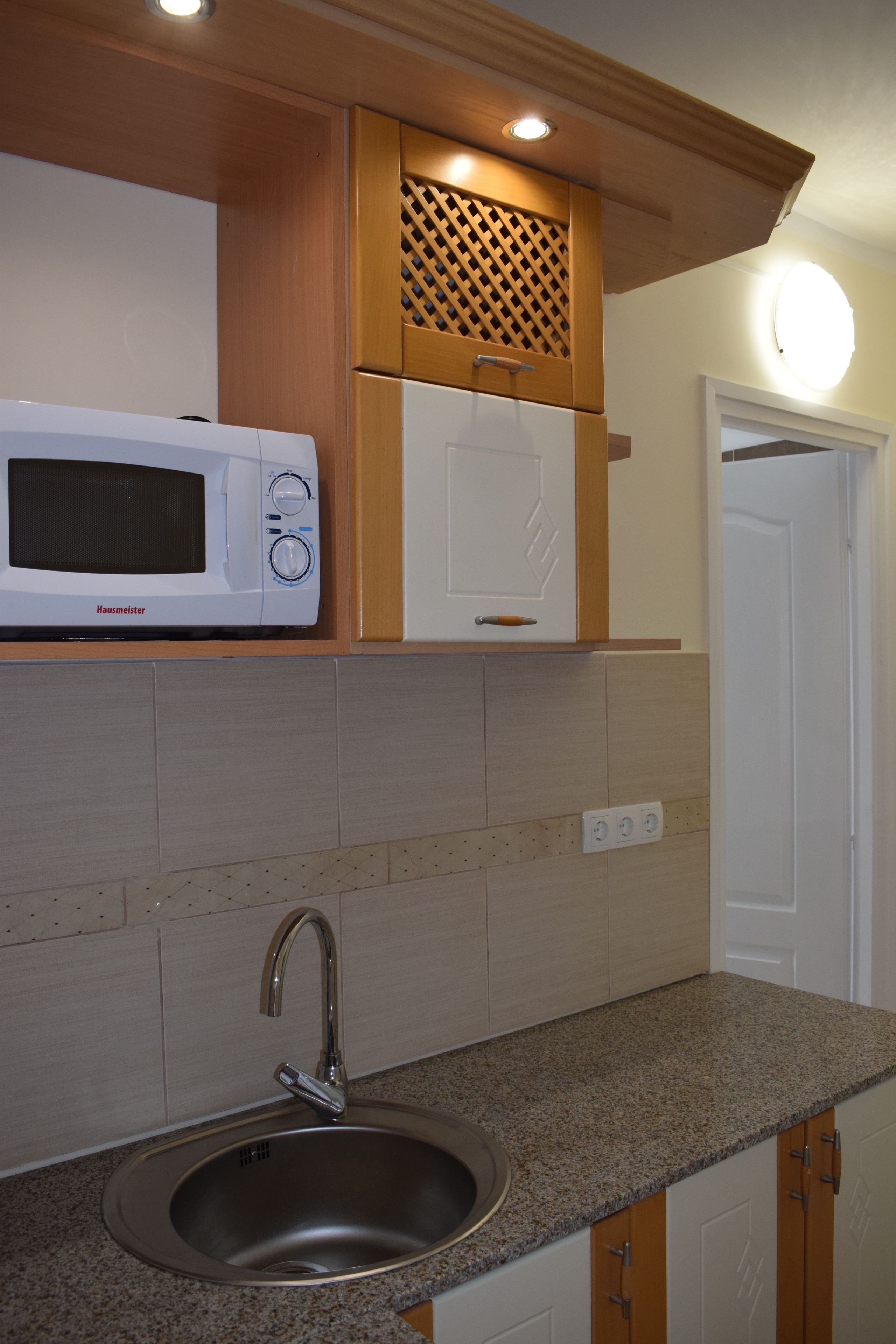 standard double or twin room (2) | private kitchenette | mini-fridge