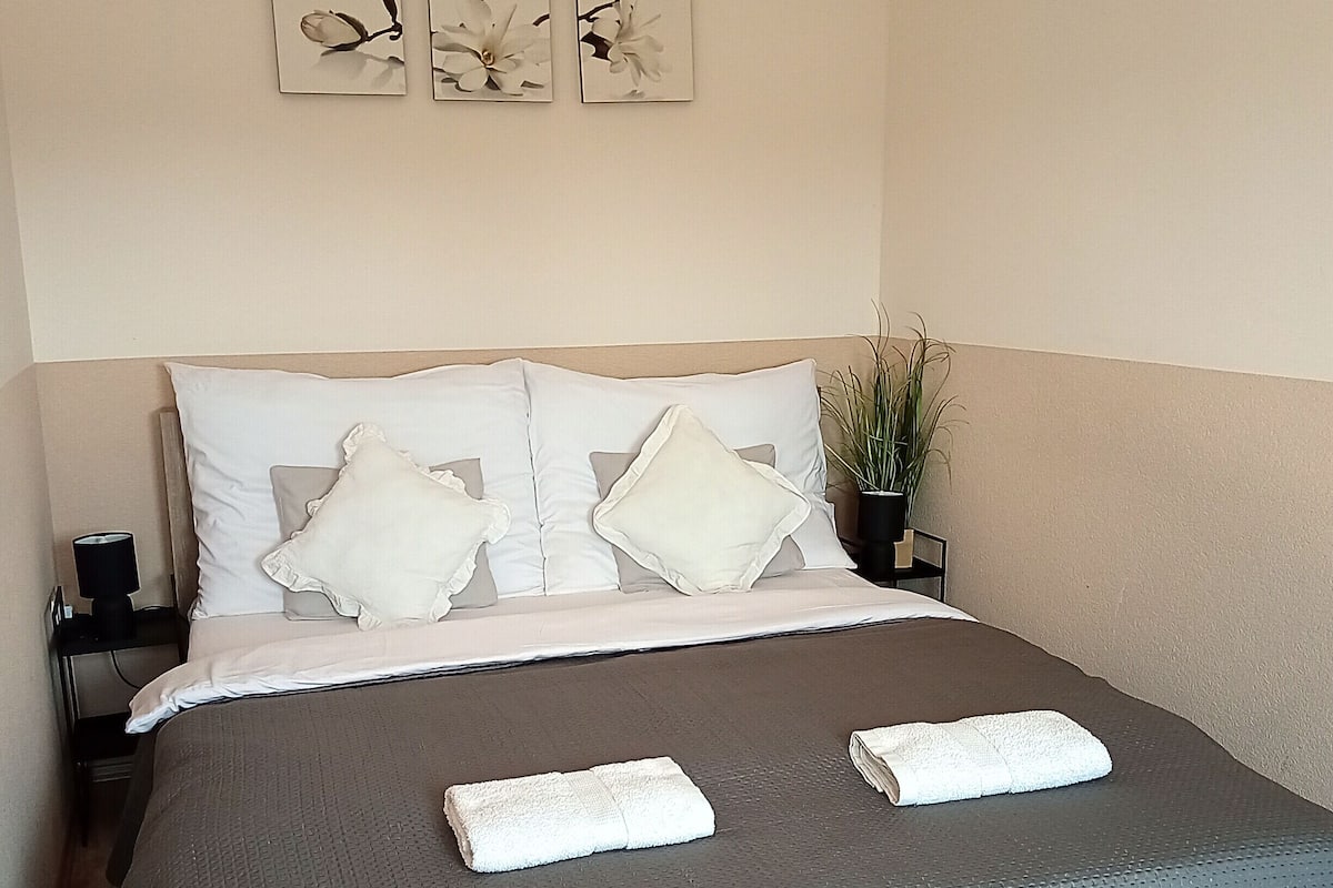 Phòng đôi hoặc 2 giường đơn Tiêu chuẩn (5) | Bộ đồ giường cao cấp, trang trí khác biệt, màn/rèm cản sáng