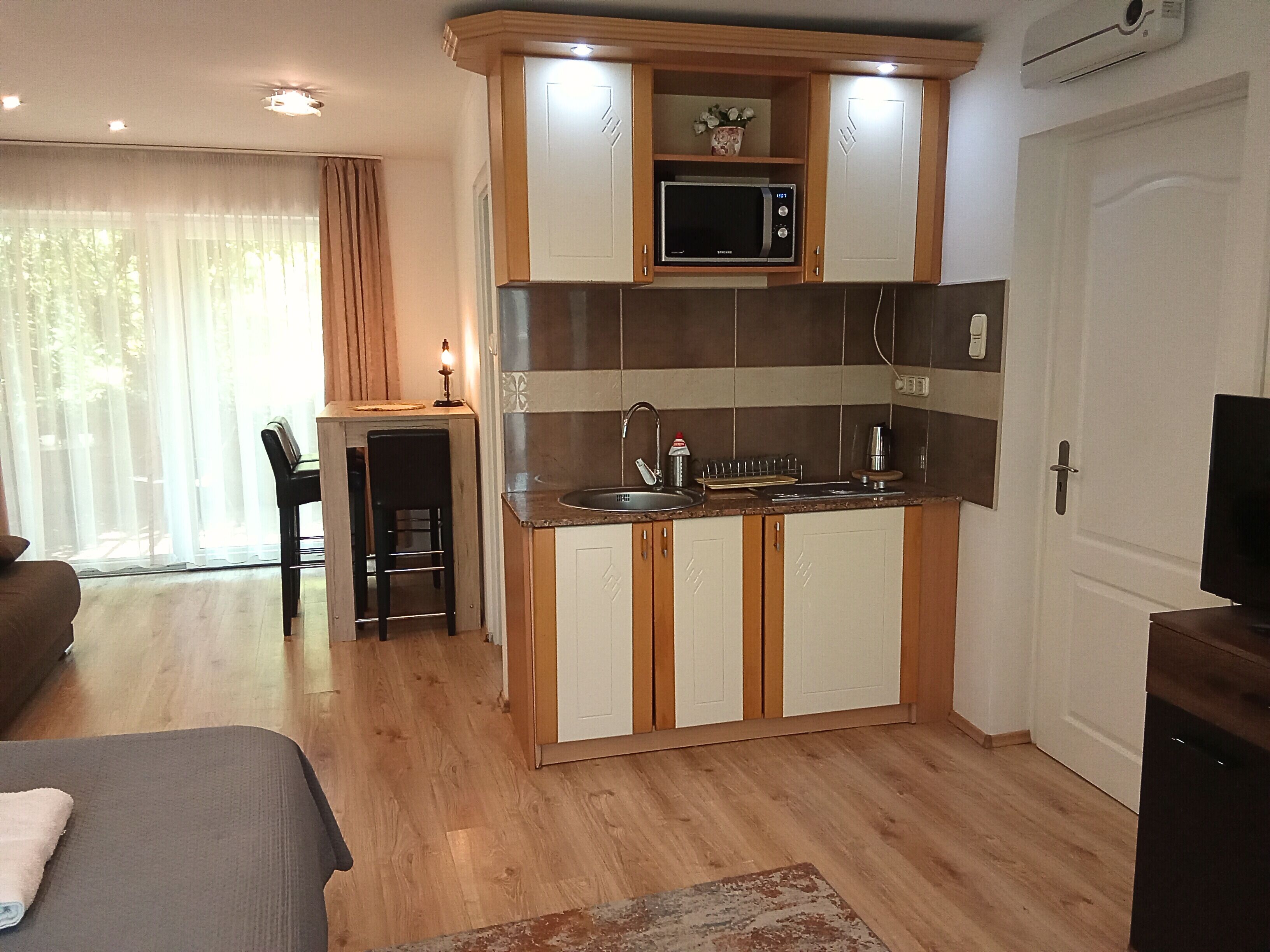 family studio (3) | private kitchen | mini-fridge