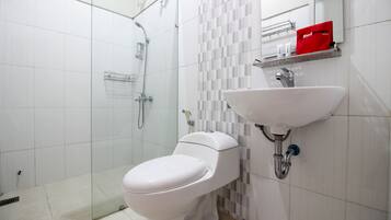Phòng đôi | Phòng tắm | Buồng tắm vòi sen, đồ dùng nhà tắm miễn phí, khăn tắm