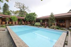 Piscine extérieure