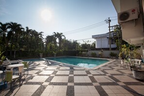 Piscine extérieure
