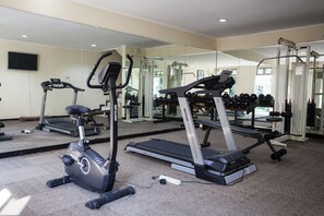 Fitness facility - RedDoorz Premium @ Raya Nginden (Surabaya)