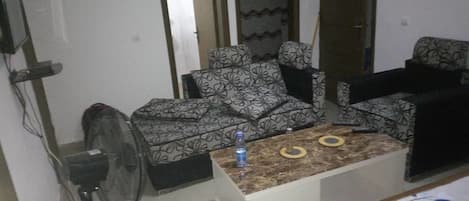 Flat-screen TV, fireplace