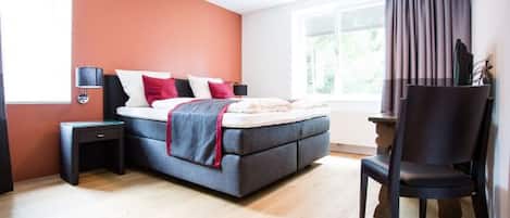 Cots/infant beds, rollaway beds, free WiFi, bed sheets