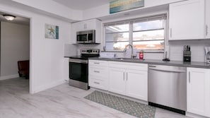 Rumah, 6 kamar tidur | Dapur pribadi | Lemari es besar, microwave, oven, dan kompor