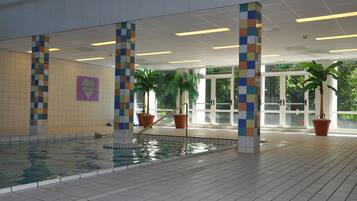 Indendørs pool