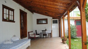 Terrace/patio - Gunebakan Taliani Otel (Ayvalik)