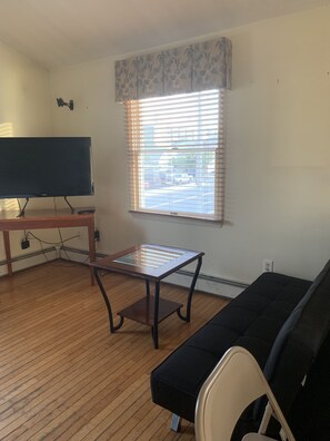 Family Apartment | Living area | Flat-screen TV - Sun Shine (Wildwood)