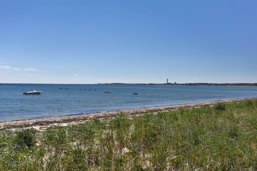 Truro Beach Cottages by null