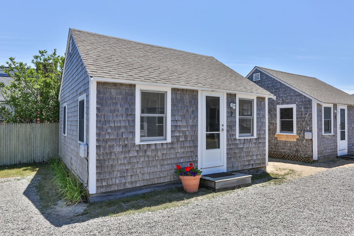 Cottage 2 - 1 Bedroom, Beach View | WiFi (free), bed sheets