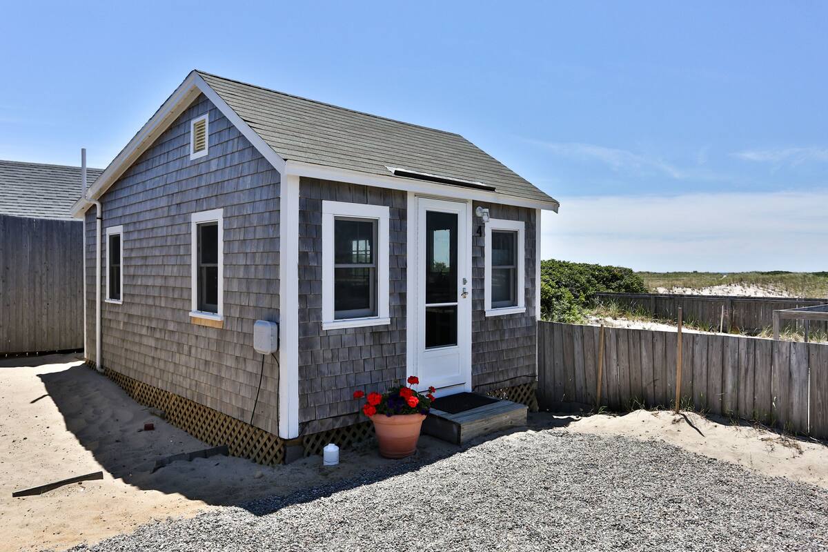 Cottage 4 - Studio, Ocean View | WiFi (free), bed sheets