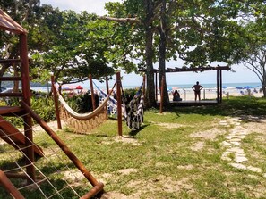 室外兒童遊樂區