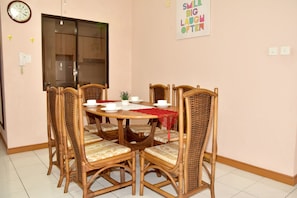 Comfort Condo, 3 Bedrooms, Smoking, Sea View