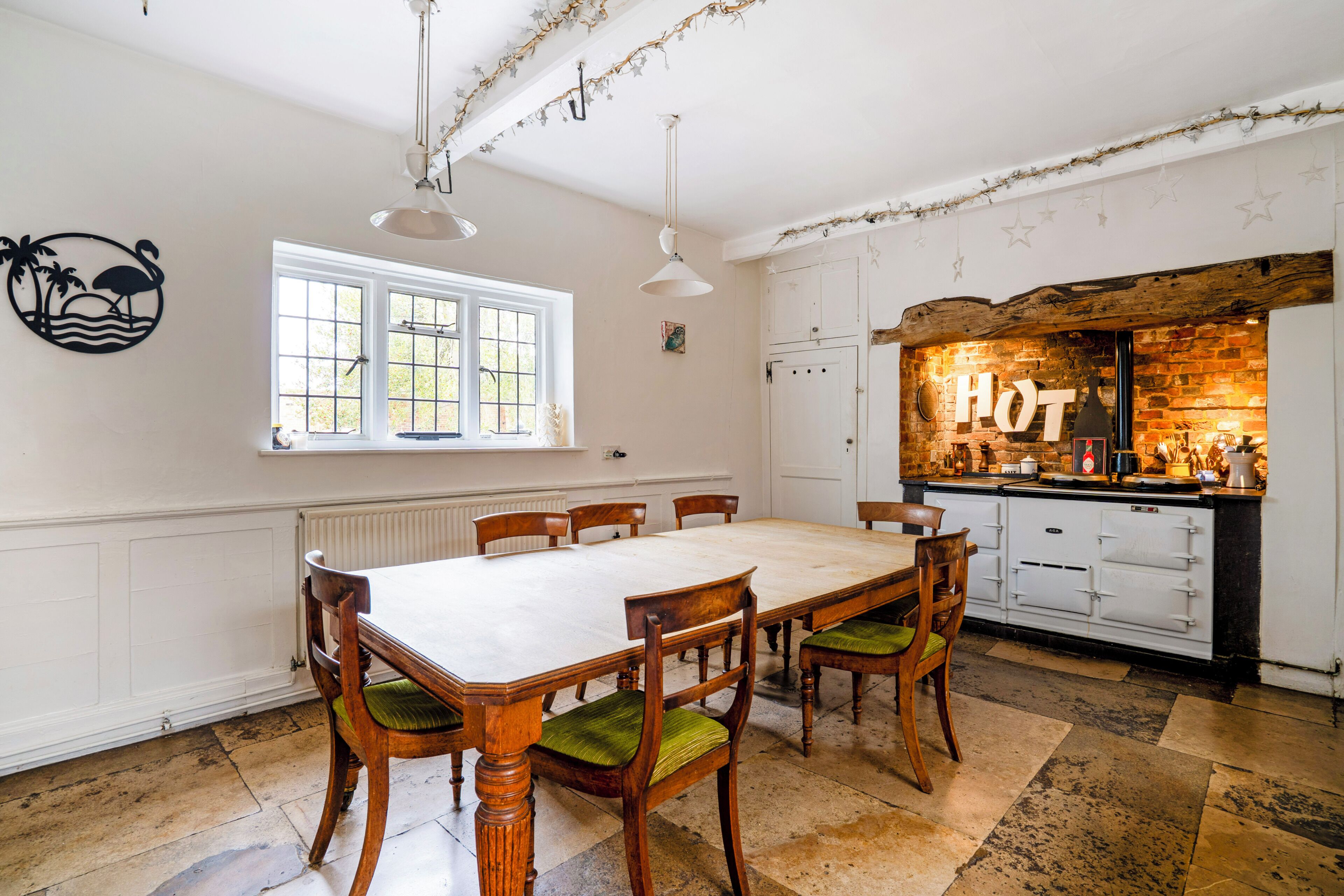 Free daily cooked-to-order breakfast 