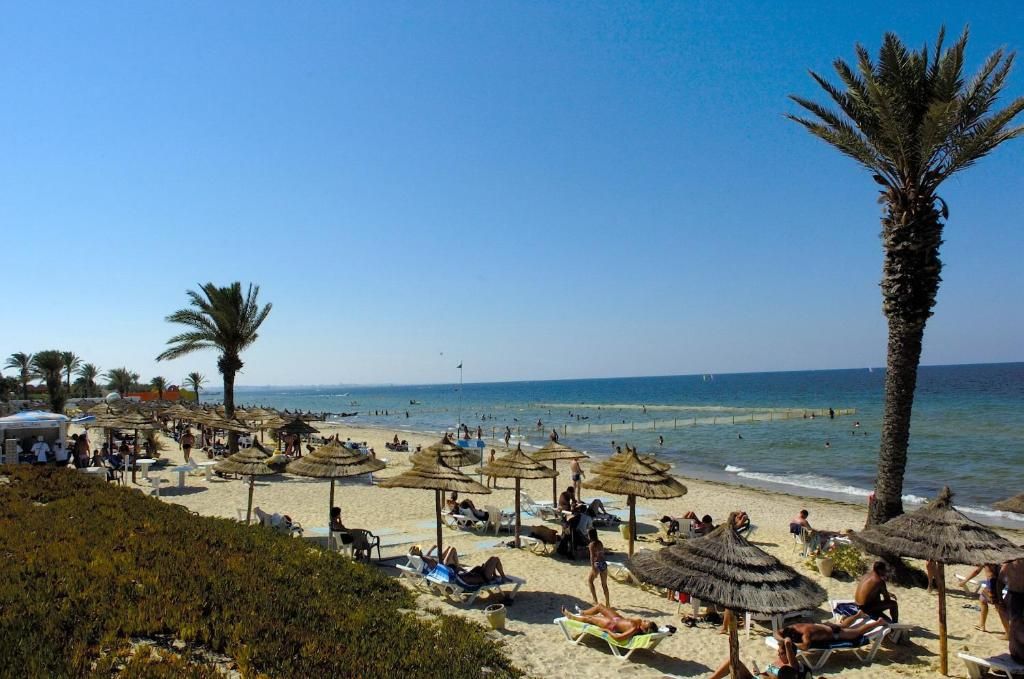 Private beach, sun-loungers, beach umbrellas