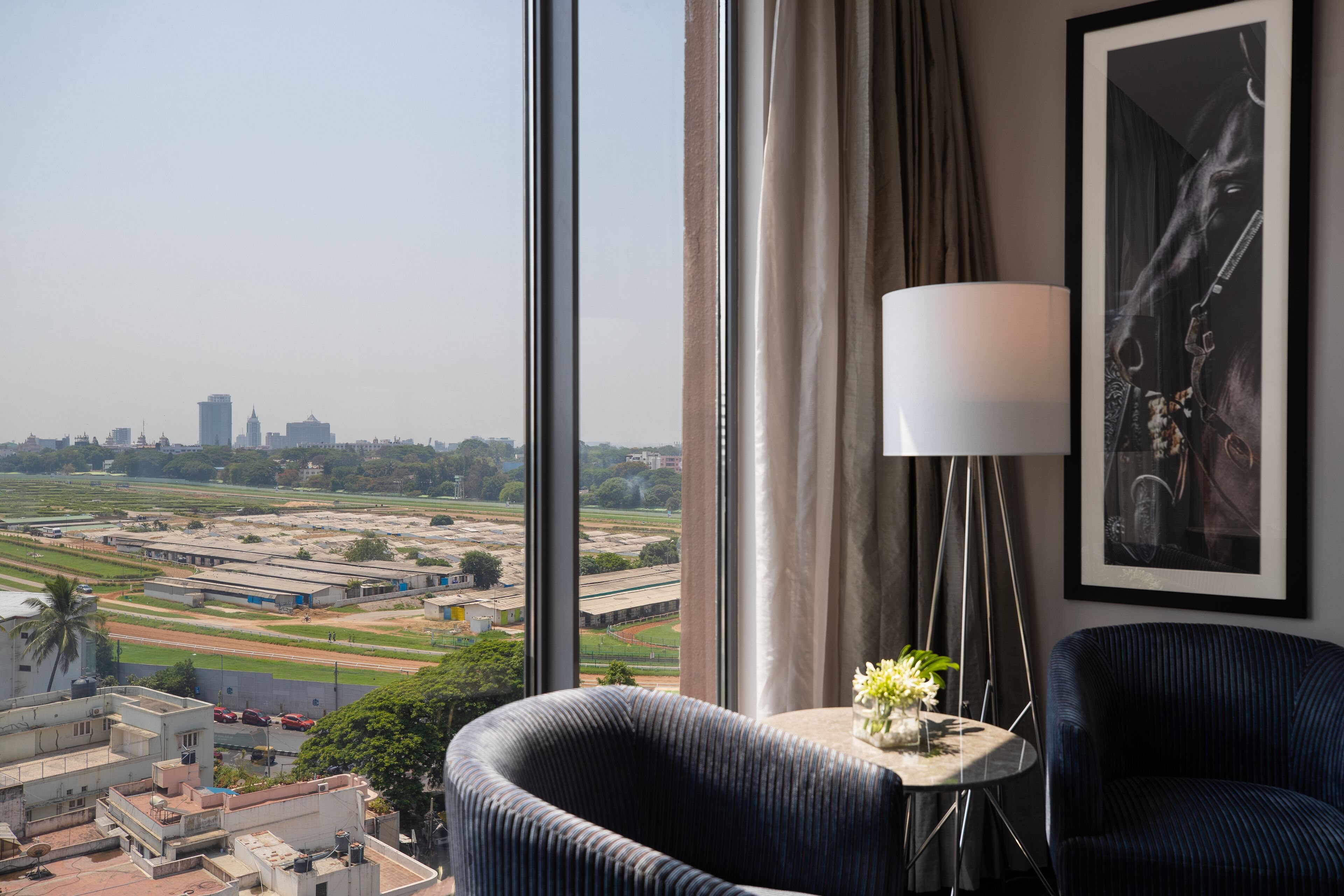 executive suite, 1 bedroom, non smoking | 1 bedroom, egyptian cotton sheets, premium bedding, minibar