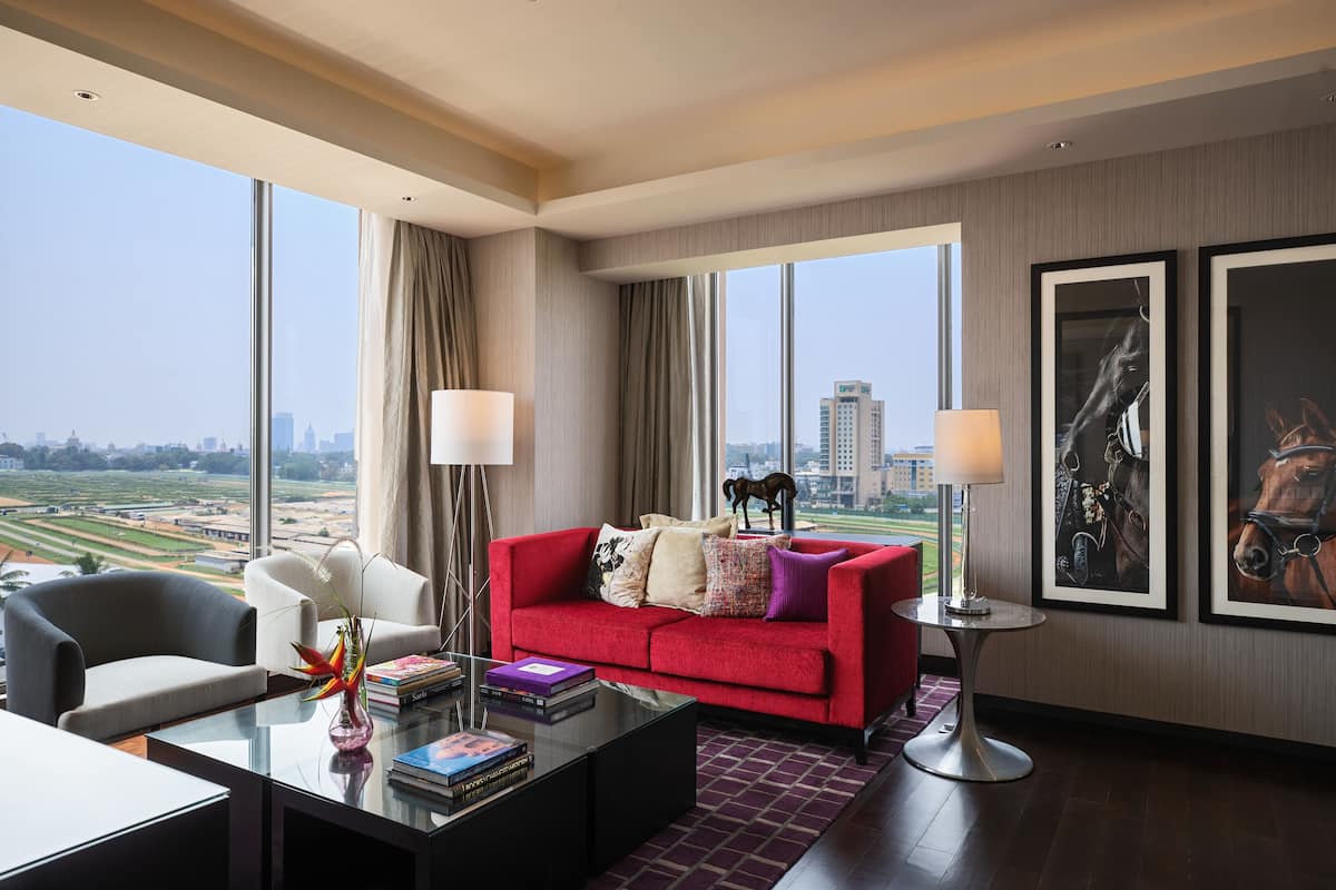 1 bedroom, egyptian cotton sheets, premium bedding, minibar