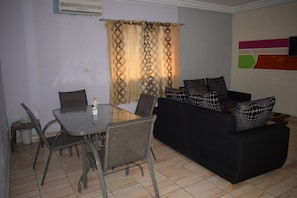 Living room - Hôtel Résidence Péronne (Abidjan)