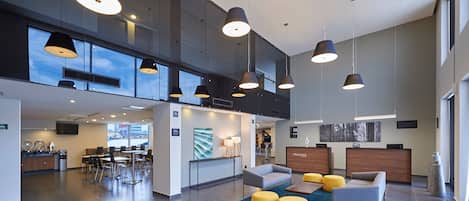 Lobby lounge